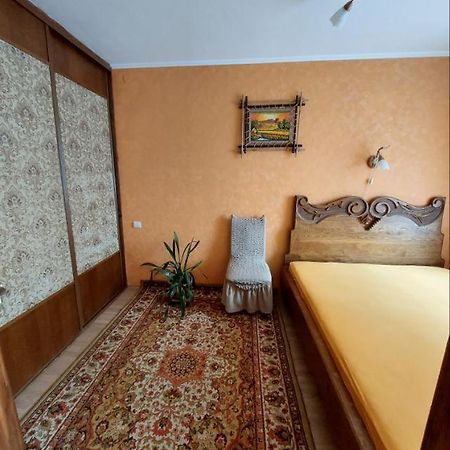 Apartment On Voli Avenue 21 Lutsk Bagian luar foto